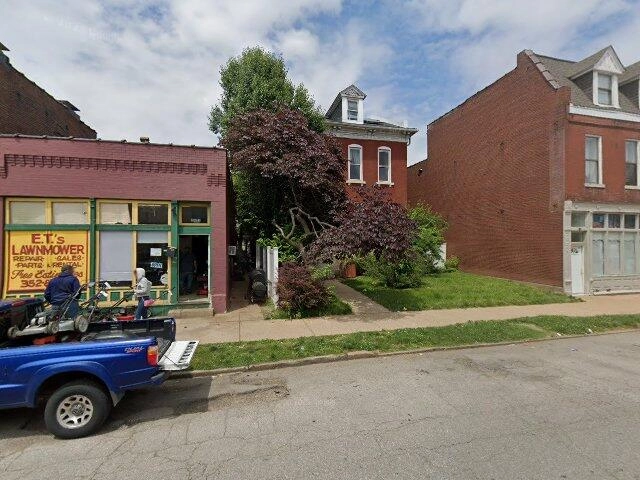 House image located at Saint Louis, MO 63118