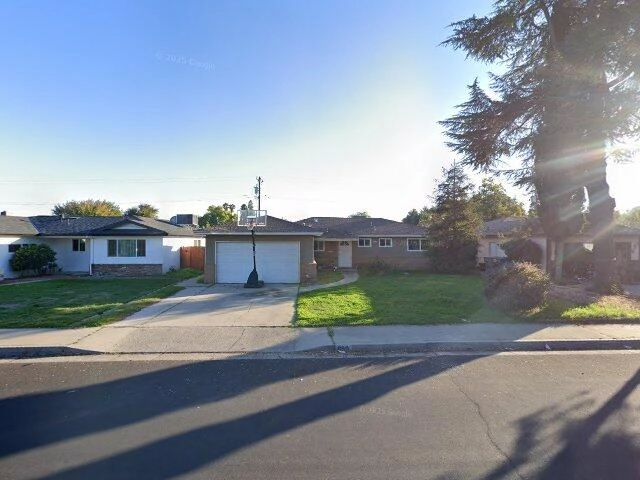 House image located at Clovis, CA 93612