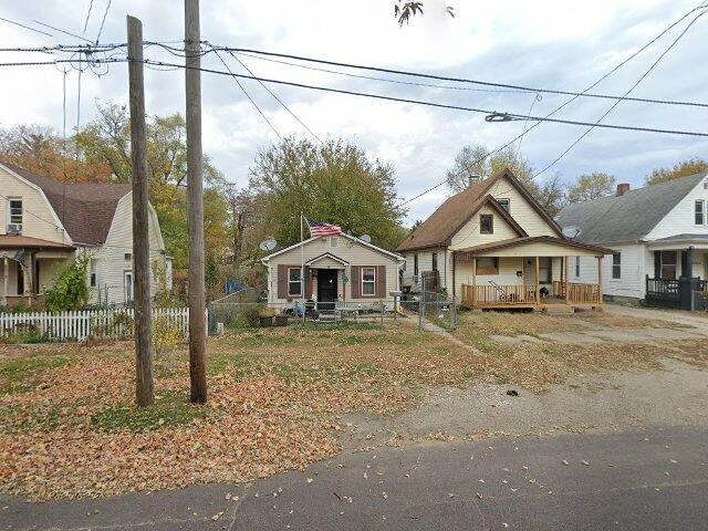 House image located at Peoria, IL 61605