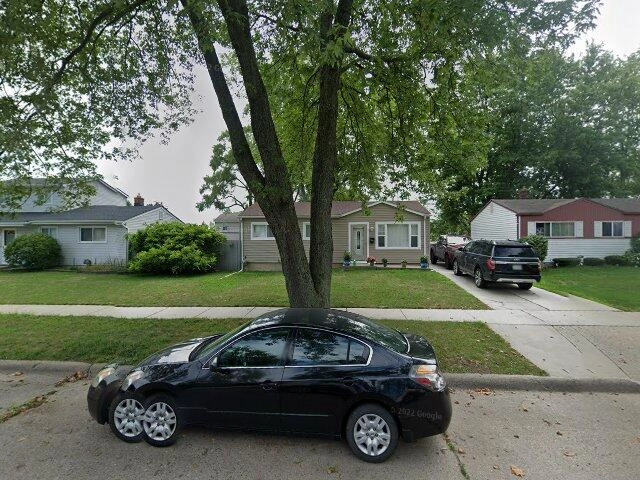 House image located at Warren, MI 48089