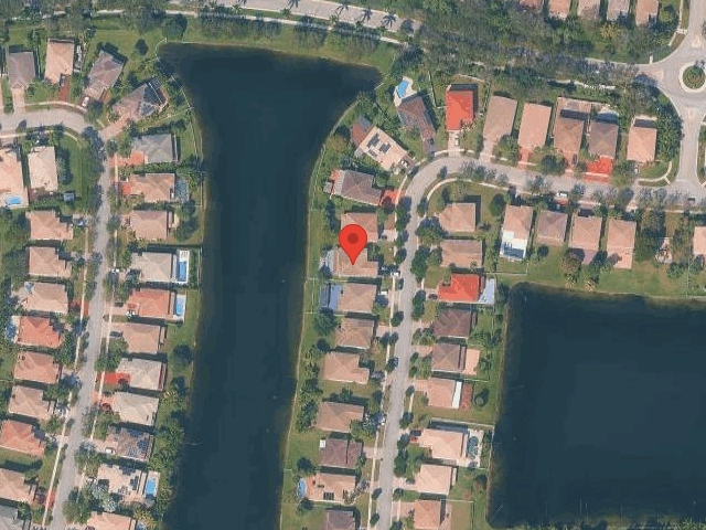 House image located at Hollywood, FL 33027