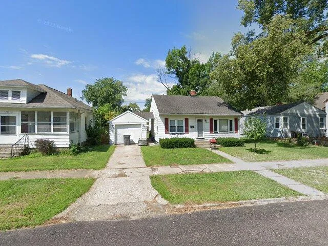 House image located at Pekin, IL 61554