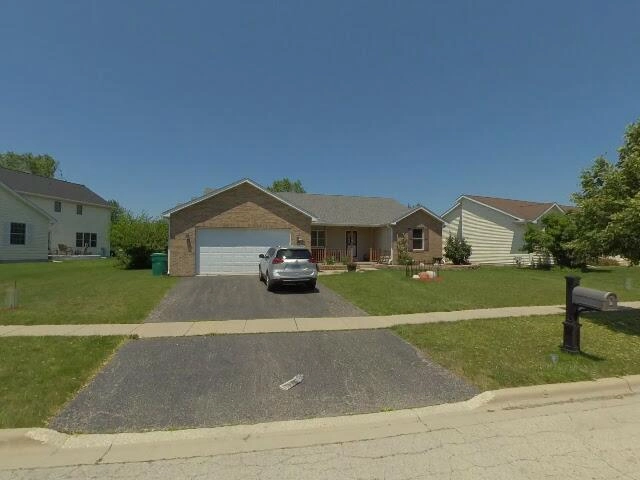 House image located at Sycamore, IL 60178