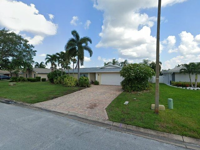 House image located at Saint Petersburg, FL 33702