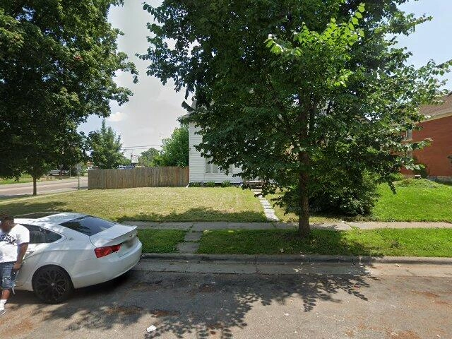 House image located at Saint Paul, MN 55117