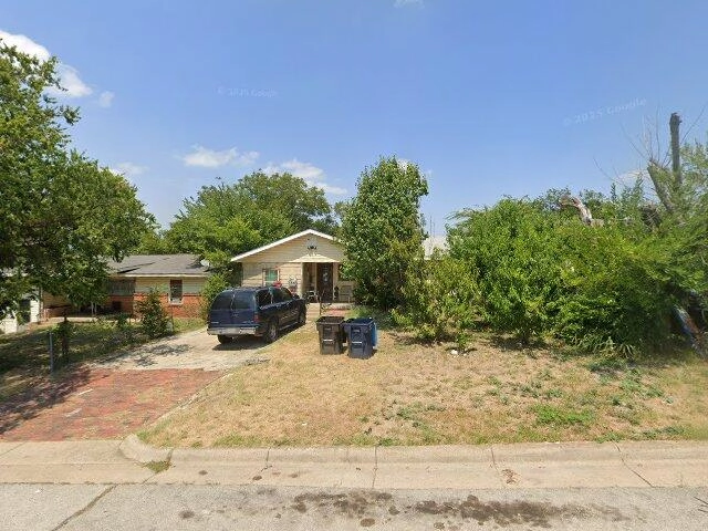 House image located at Fort Worth, TX 76106