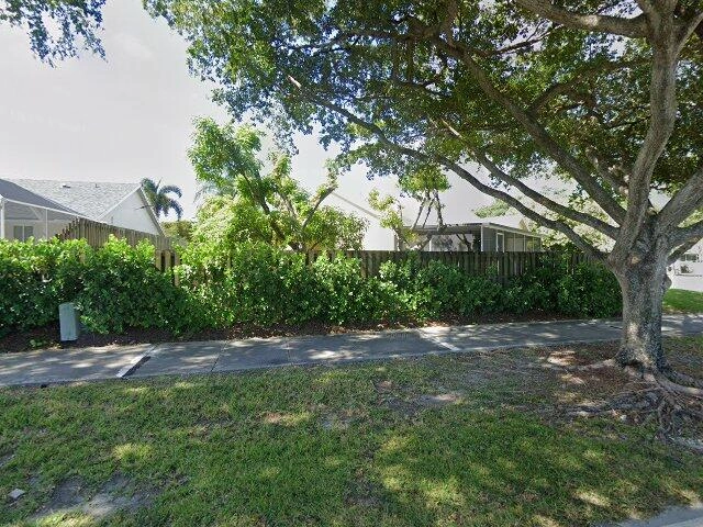 House image located at Miami, FL 33190