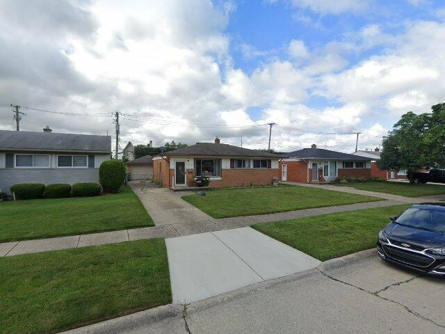 House image located at Garden City, MI 48135