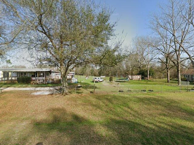 House image located at McDavid, FL 32568