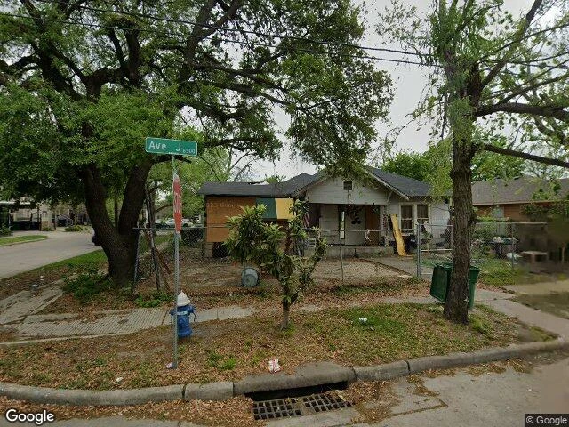 House image located at Houston, TX 77011