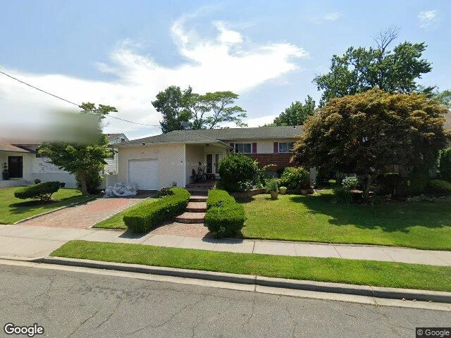 House image located at Freeport, NY 11520