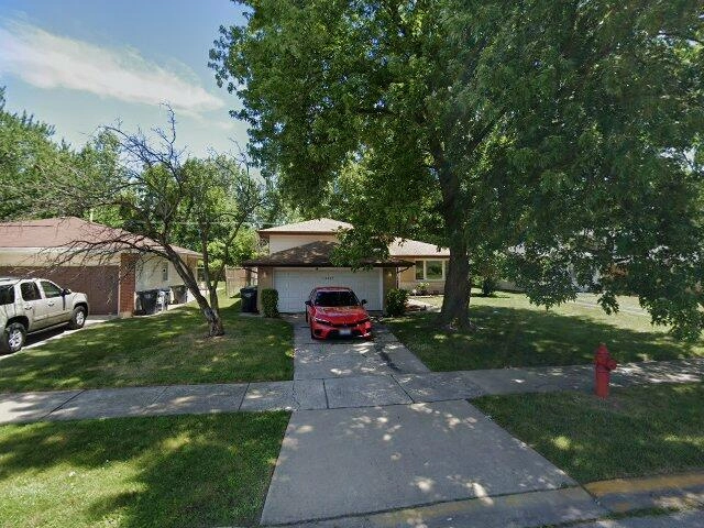 House image located at South Holland, IL 60473