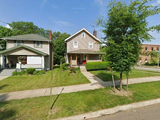 House image located at Akron, OH 44320