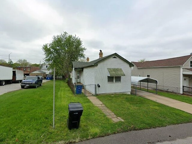 House image located at Saint Louis, MO 63125