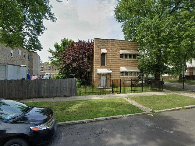 House image located at Chicago, IL 60609