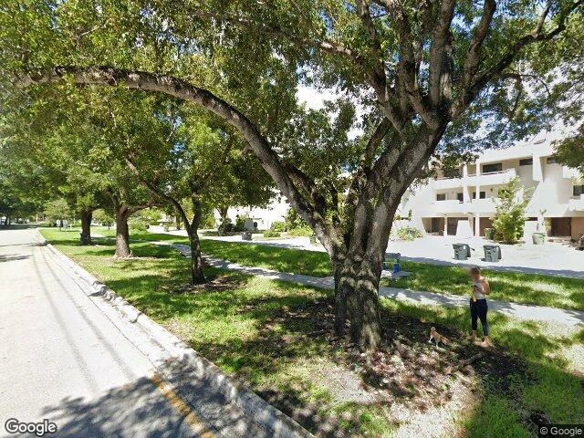 House image located at Miami, FL 33181