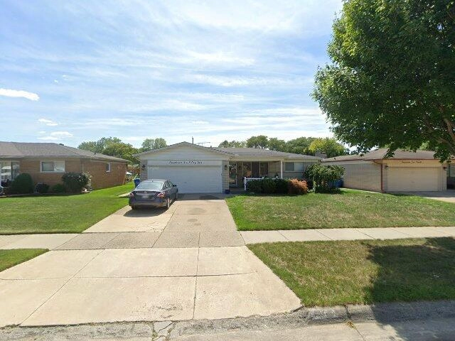 House image located at Warren, MI 48088