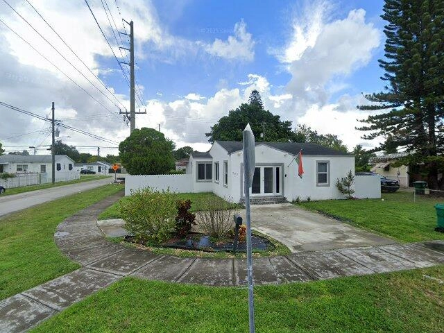 House image located at Miami, FL 33150