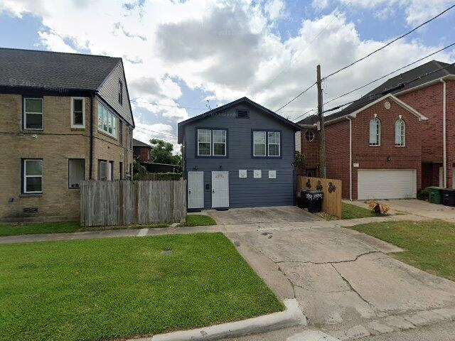 House image located at Houston, TX 77004
