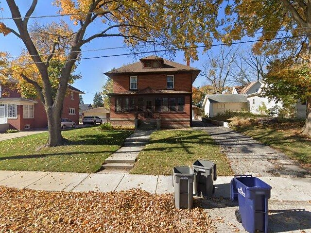 House image located at Elgin, IL 60123