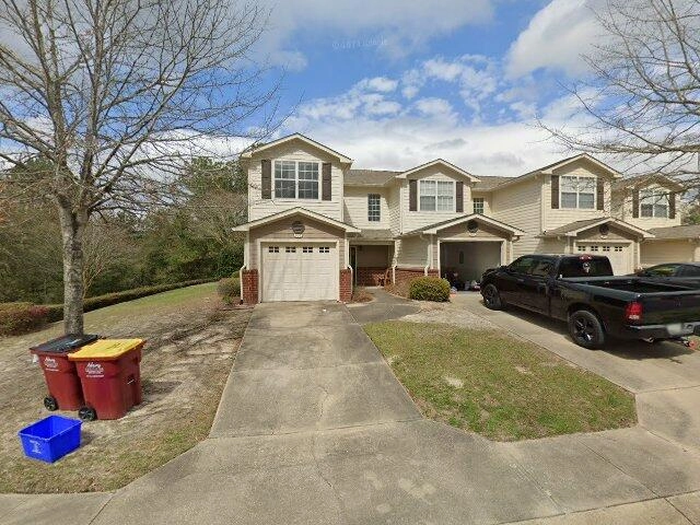 House image located at Crestview, FL 32536