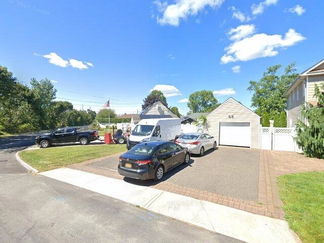 House image located at Lindenhurst, NY 11757