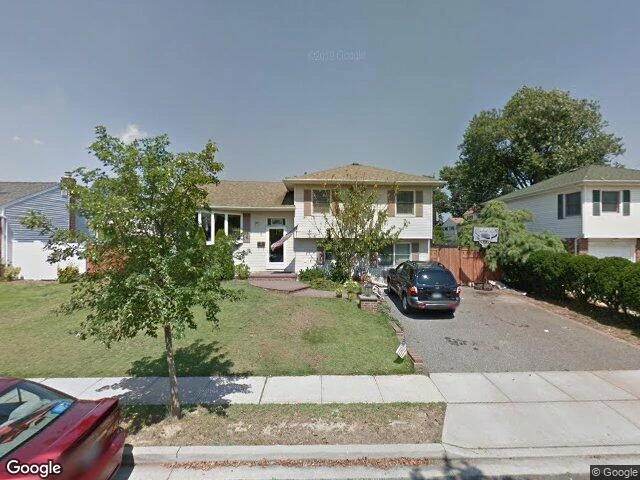 House image located at Farmingdale, NY 11735