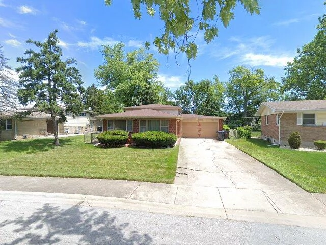 House image located at South Holland, IL 60473