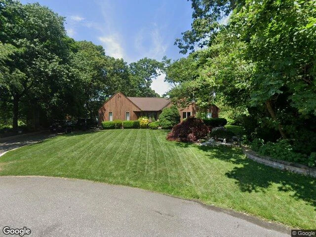 House image located at Bayport, NY 11705