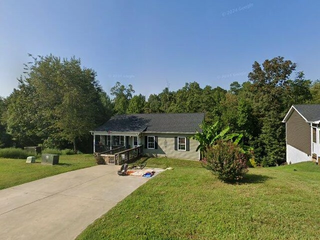 House image located at Hickory, NC 28601