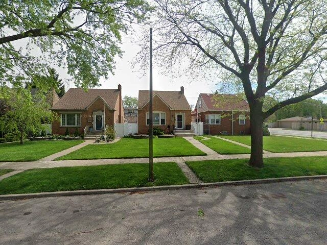 House image located at Chicago, IL 60617