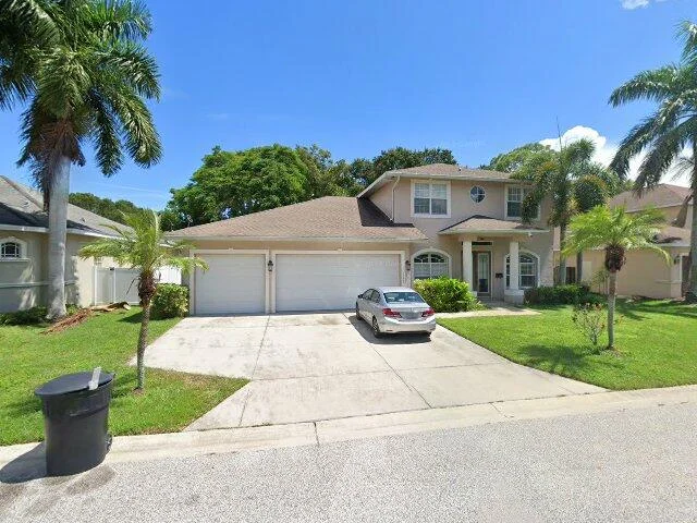 House image located at Saint Petersburg, FL 33705