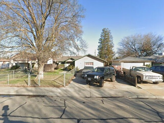 House image located at Kerman, CA 93630