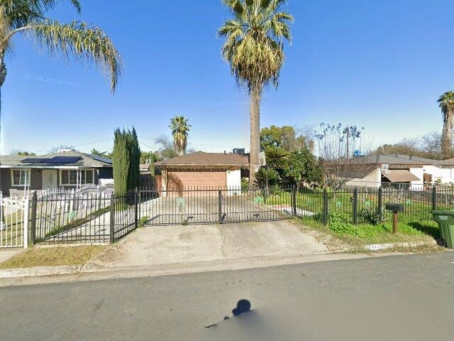 House image located at Cutler, CA 93615