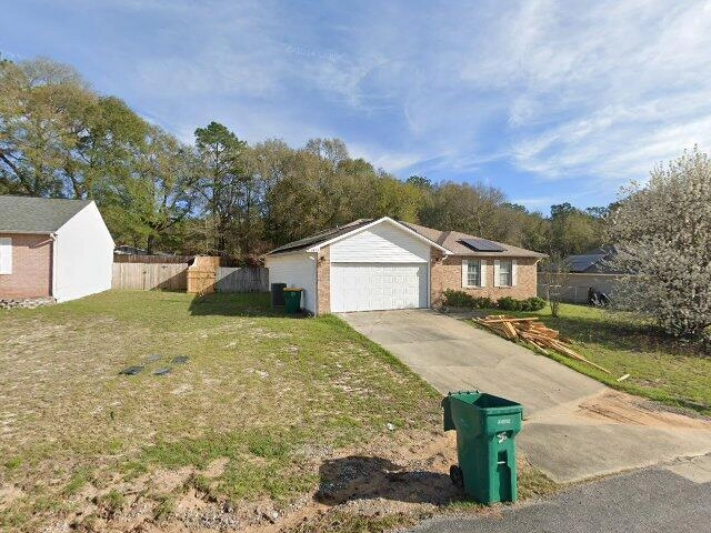 House image located at Crestview, FL 32539
