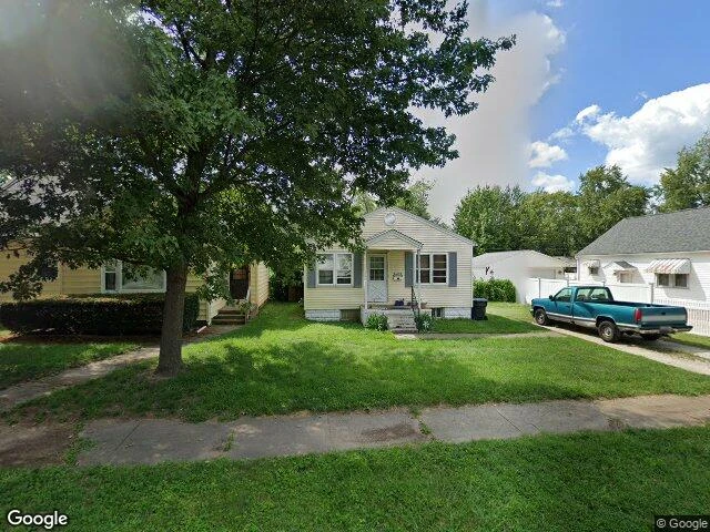 House image located at Pekin, IL 61554