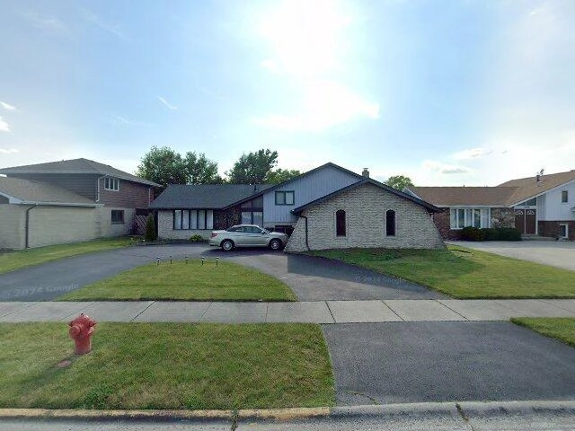 House image located at South Holland, IL 60473