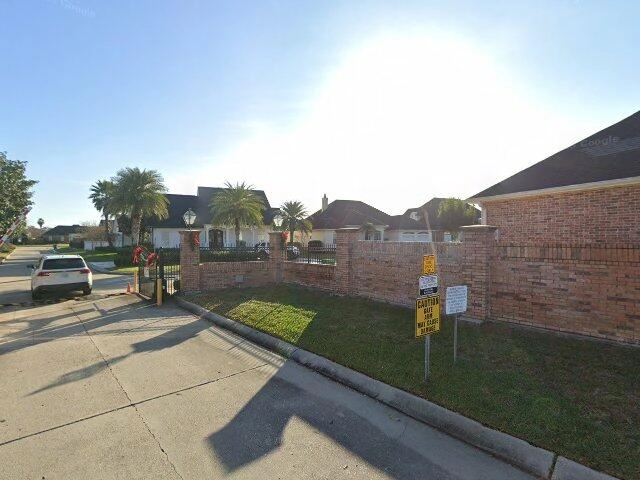 House image located at Harvey, LA 70058