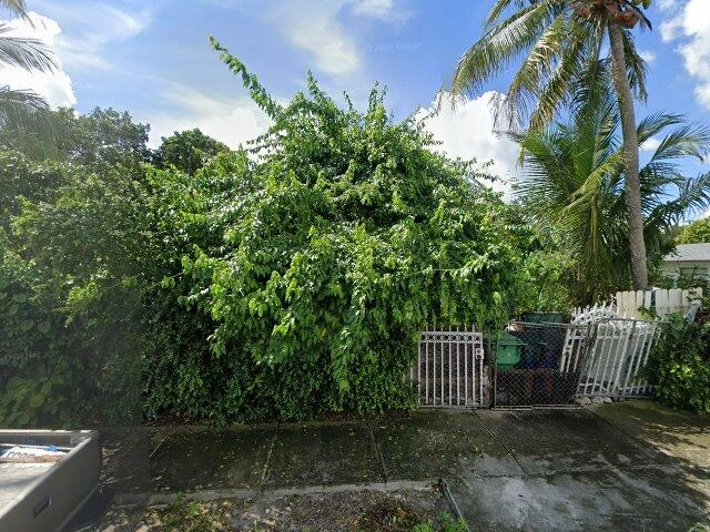 House image located at Miami, FL 33179