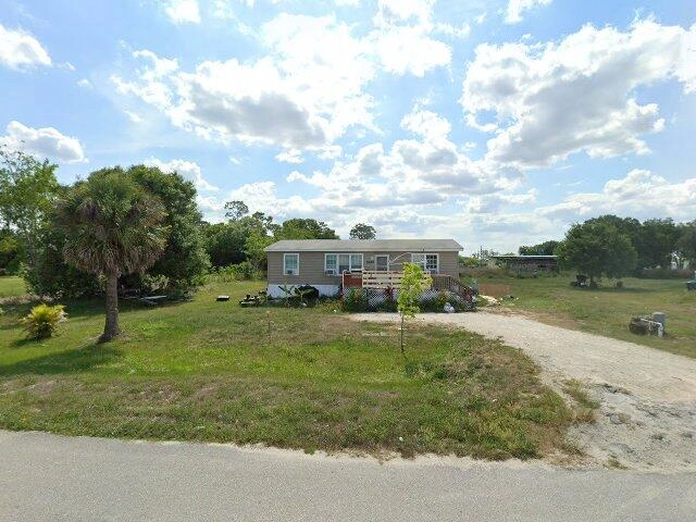 House image located at Labelle, FL 33935