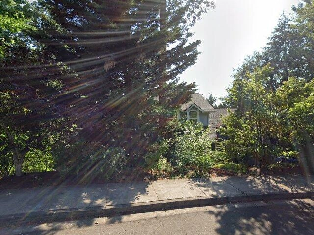 House image located at Eugene, OR 97405