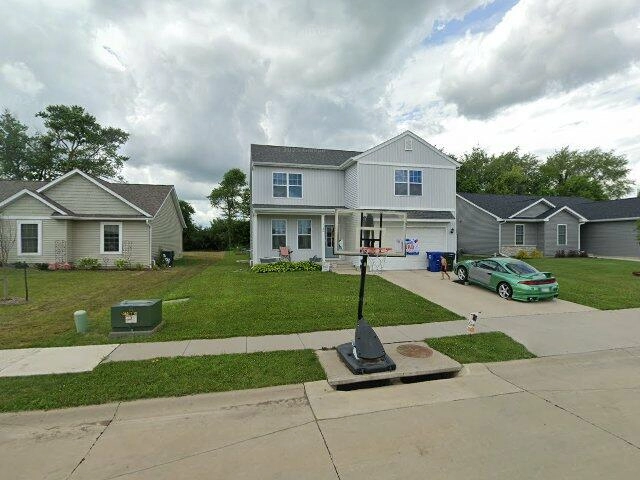 House image located at Davenport, IA 52804