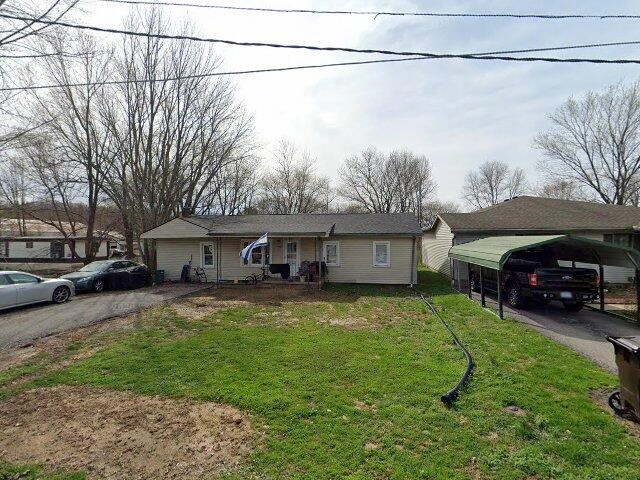 House image located at Pekin, IN 47165