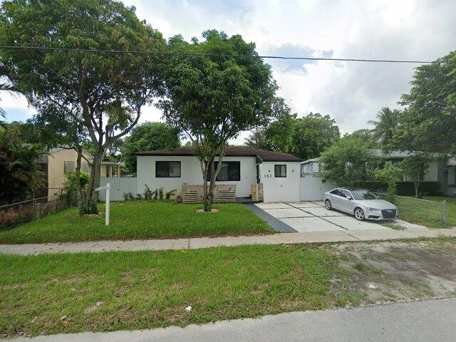 House image located at Miami, FL 33162