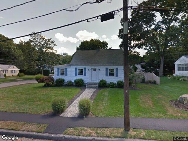 House image located at Lynnfield, MA 01940