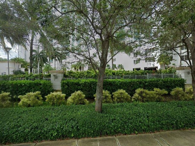 House image located at Miami, FL 33180