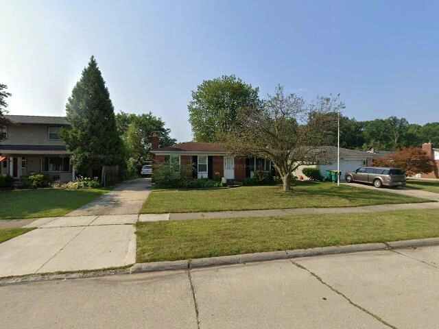 House image located at Trenton, MI 48183