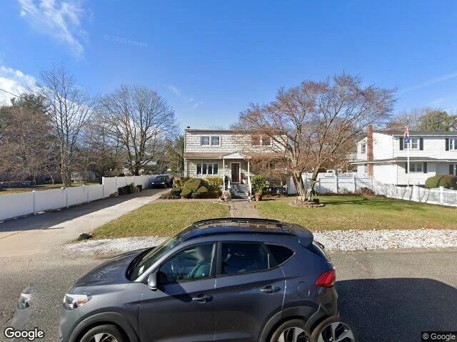 House image located at Bay Shore, NY 11706