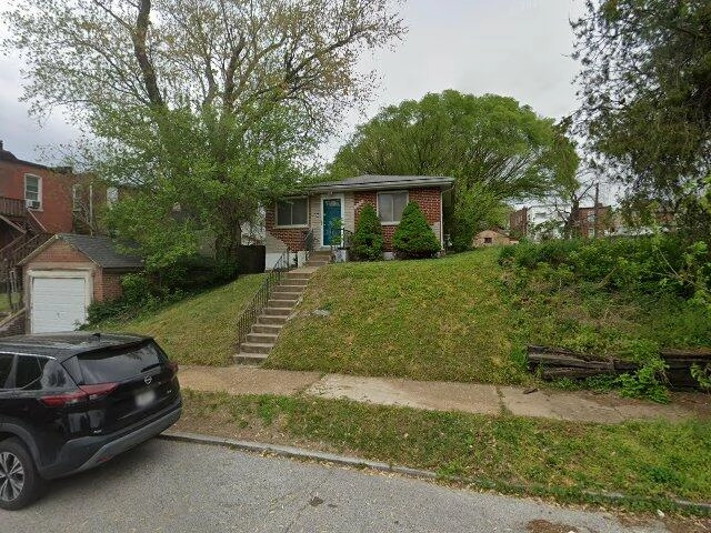 House image located at Saint Louis, MO 63111