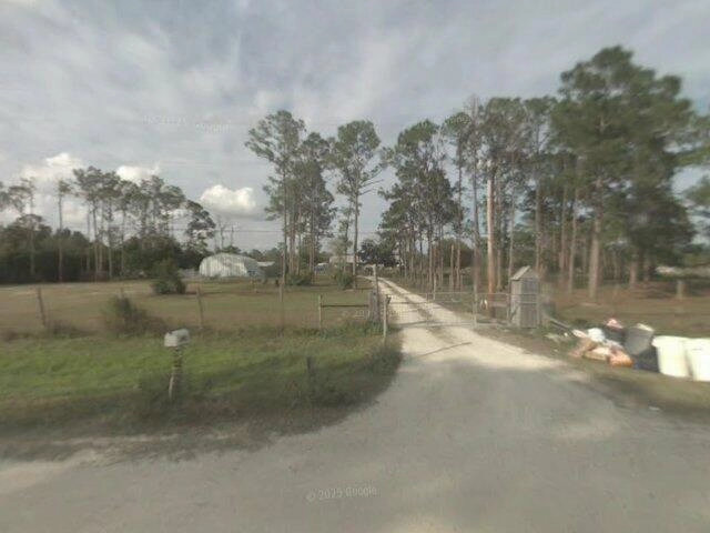 House image located at North Fort Myers, FL 33917